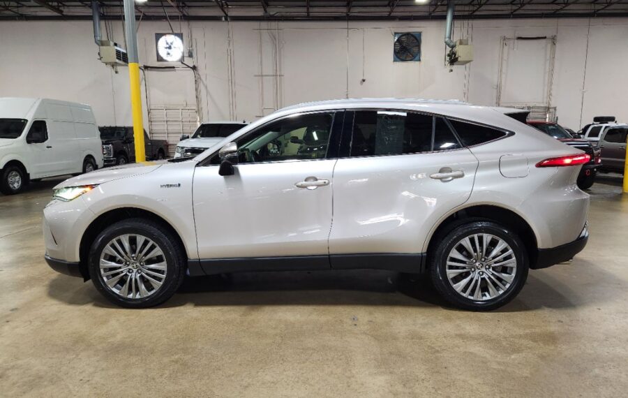 2021 Toyota Venza XLE photo 5
