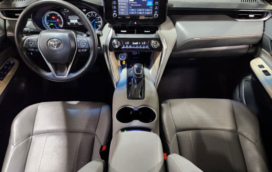2021 Toyota Venza XLE photo 15