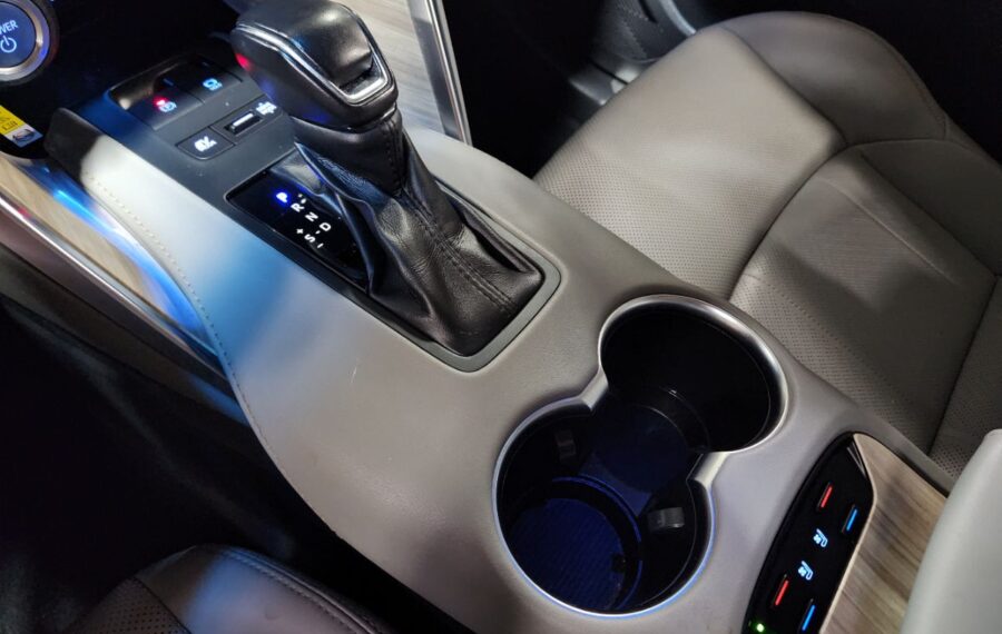 2021 Toyota Venza XLE photo 21