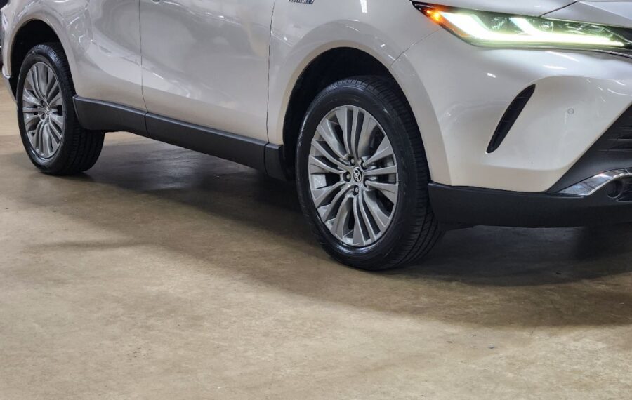 2021 Toyota Venza XLE photo 38