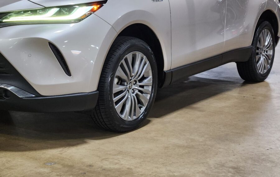 2021 Toyota Venza XLE photo 39