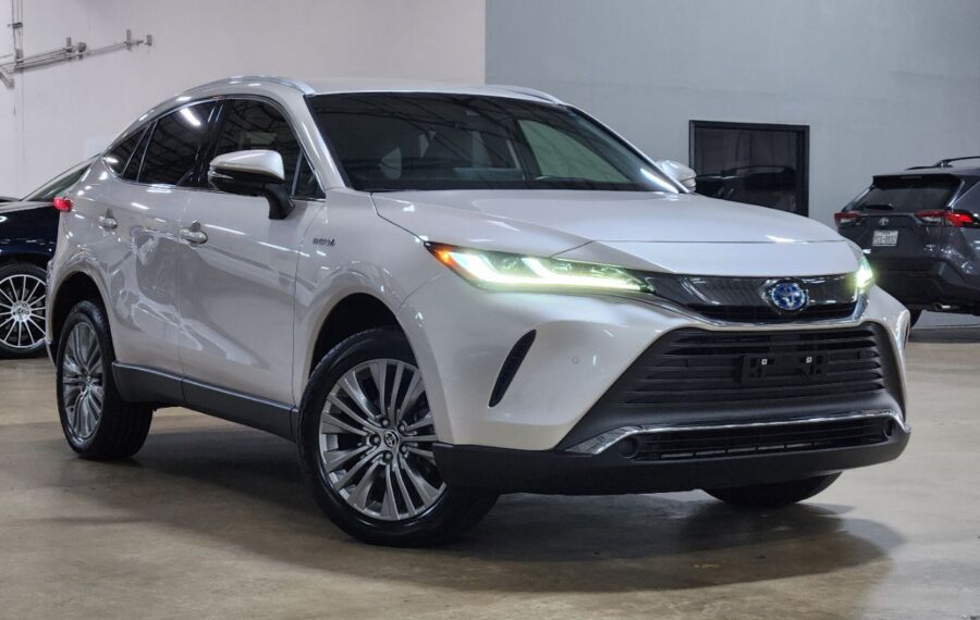 2021 Toyota Venza XLE photo 6
