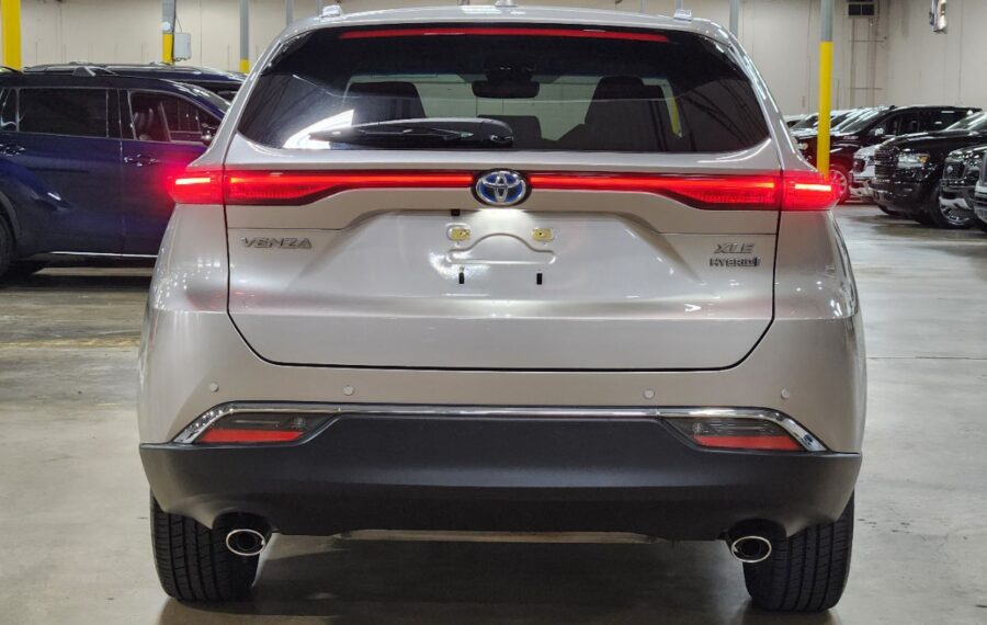 2021 Toyota Venza XLE photo 4
