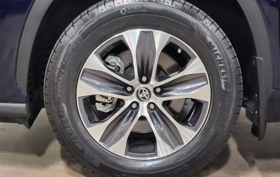 2022 Toyota Highlander XLE photo 19