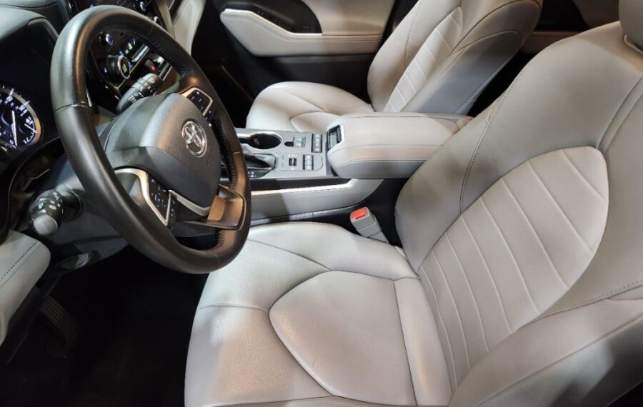 2022 Toyota Highlander XLE photo 21