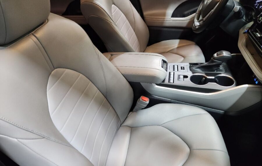 2022 Toyota Highlander XLE photo 22