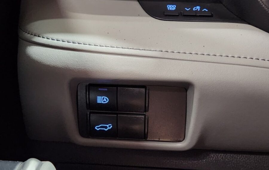 2022 Toyota Highlander XLE photo 30