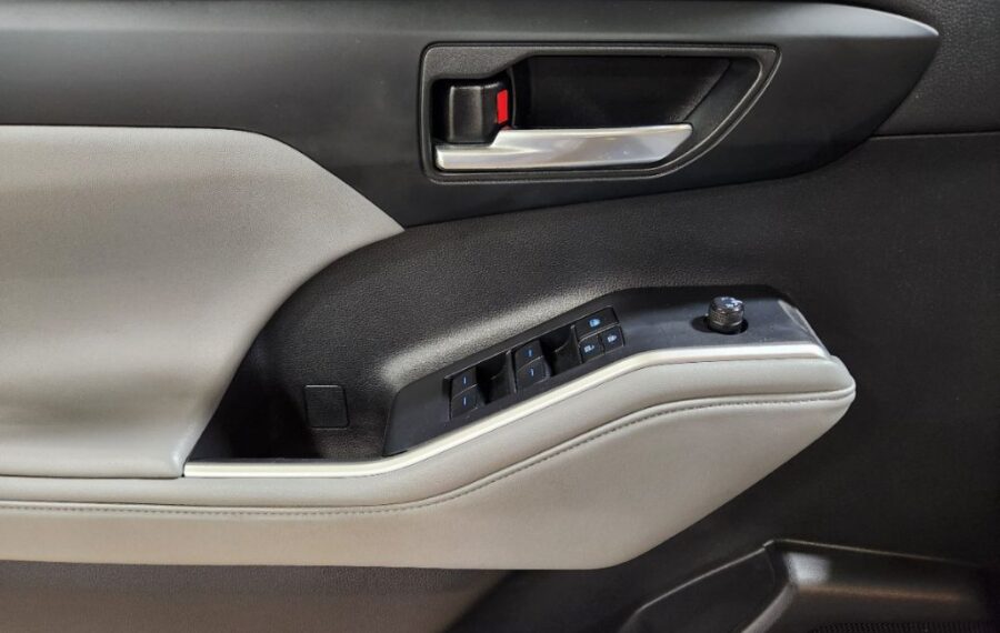2022 Toyota Highlander XLE photo 31