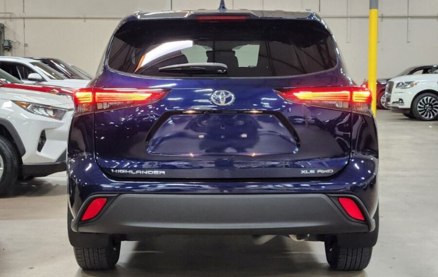 2022 Toyota Highlander XLE photo 4