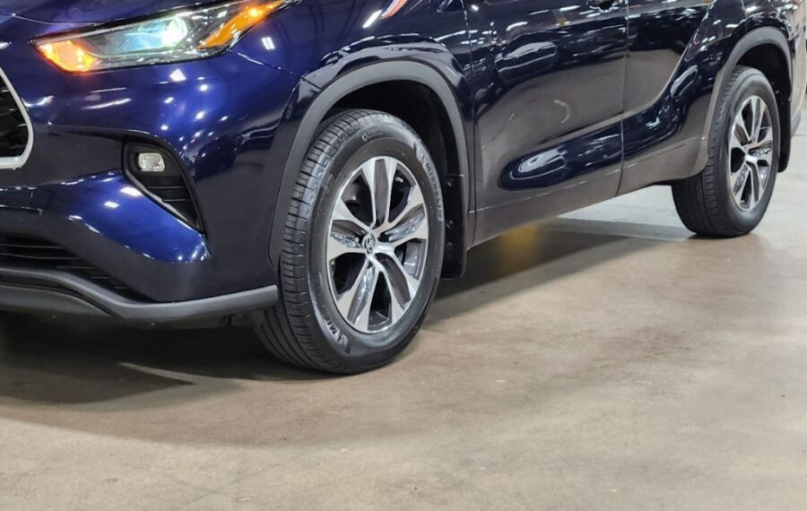 2022 Toyota Highlander XLE photo 12