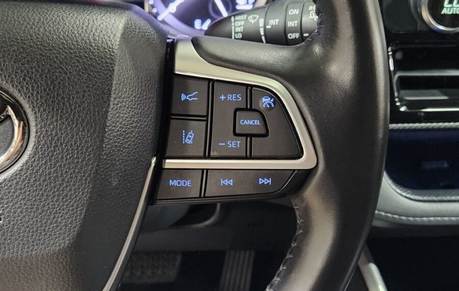 2022 Toyota Highlander XSE photo 19