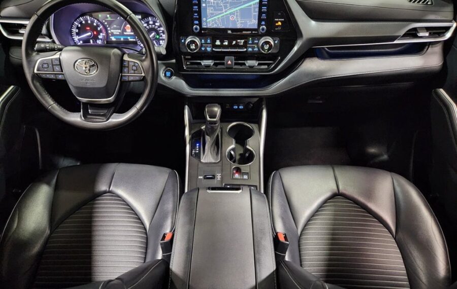 2022 Toyota Highlander XSE photo 26