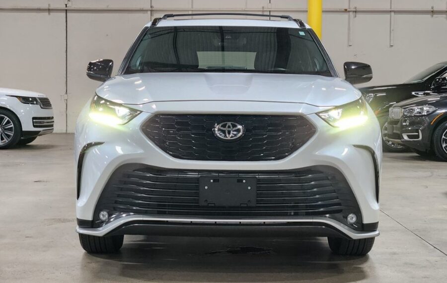 2022 Toyota Highlander XSE photo 3