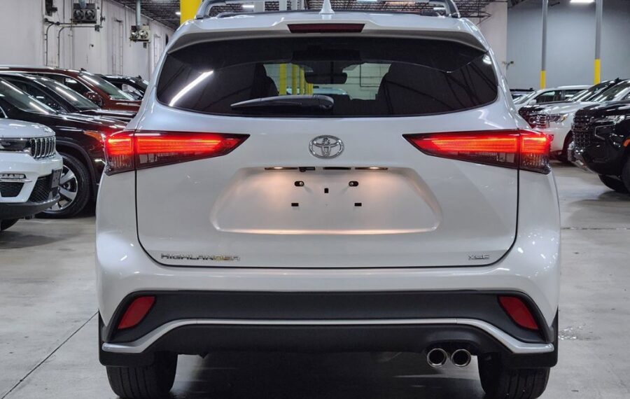 2022 Toyota Highlander XSE photo 5