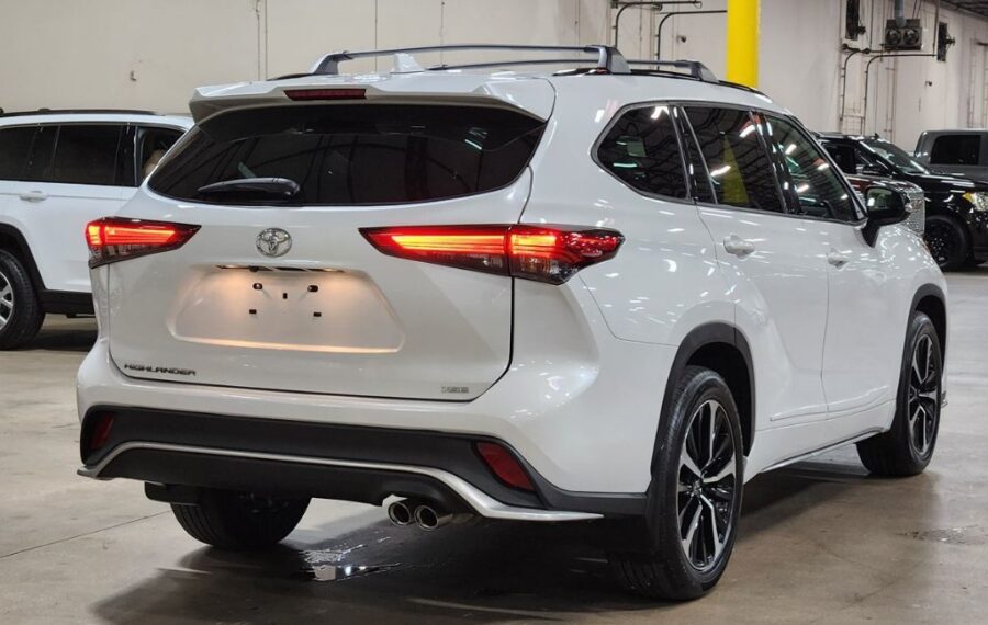 2022 Toyota Highlander XSE photo 6