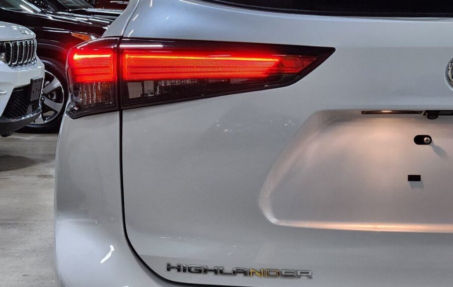 2022 Toyota Highlander XSE photo 39