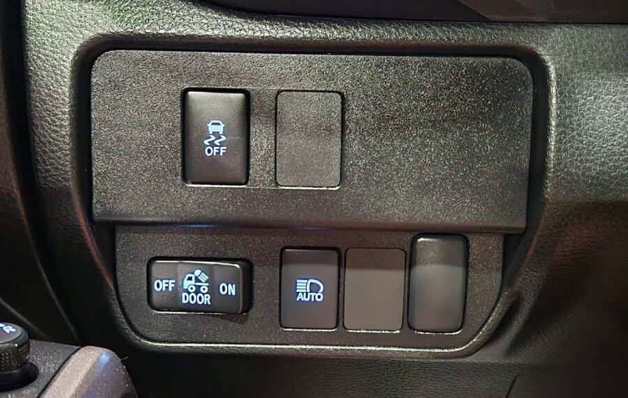 2022 Toyota Tacoma SR5 photo 26