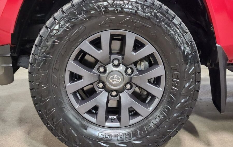 2022 Toyota Tacoma SR5 photo 10