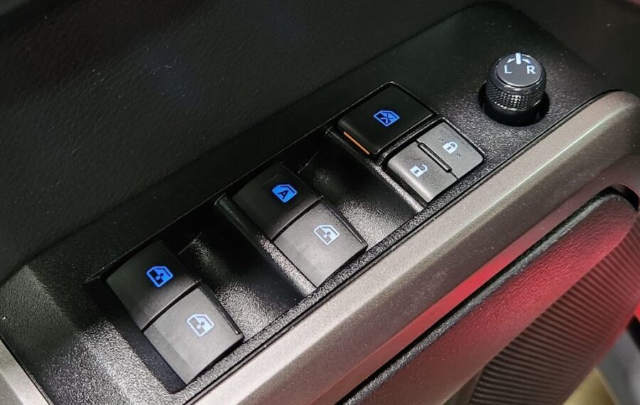 2022 Toyota Tacoma SR5 photo 31