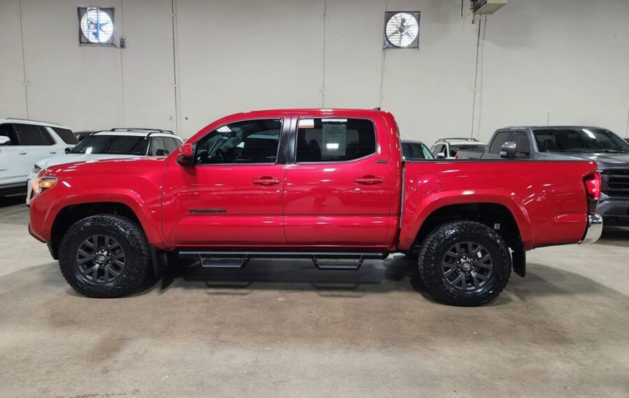 2022 Toyota Tacoma SR5 photo 2