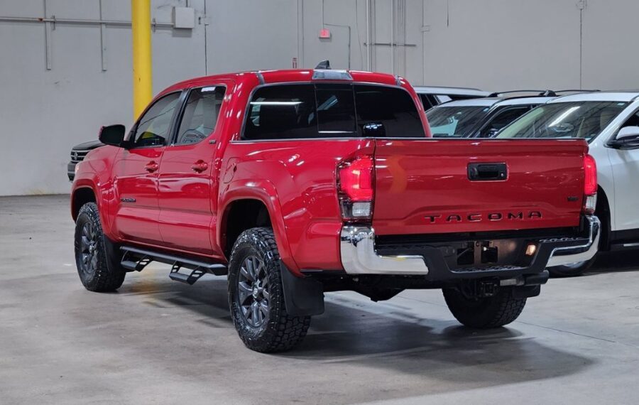 2022 Toyota Tacoma SR5 photo 3