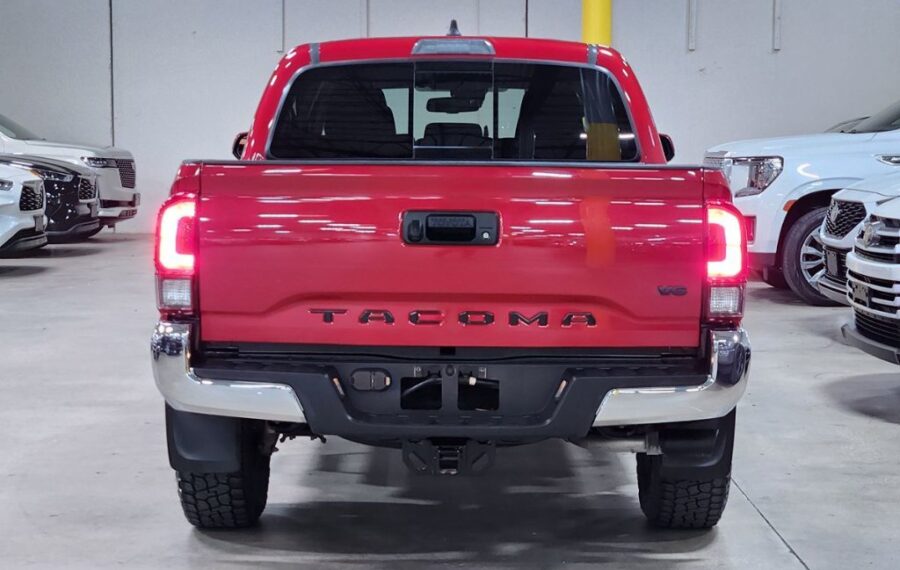 2022 Toyota Tacoma SR5 photo 4