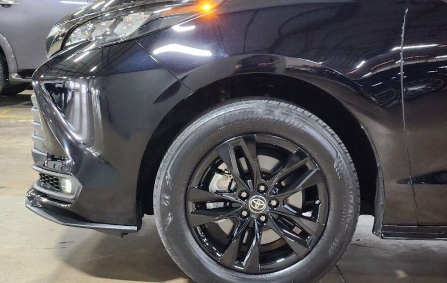 2023 Toyota Sienna XSE / XLE photo 8