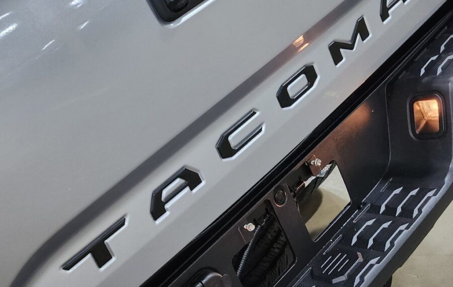 2023 Toyota Tacoma SR5 photo 16