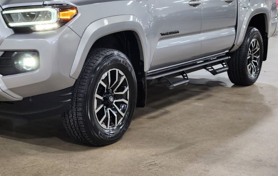 2023 Toyota Tacoma SR5 photo 18