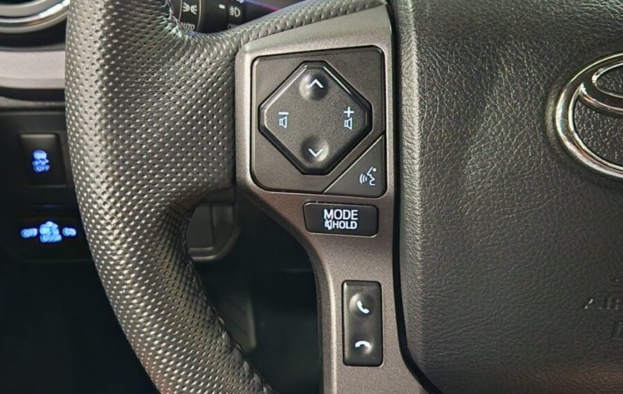 2023 Toyota Tacoma SR5 photo 28