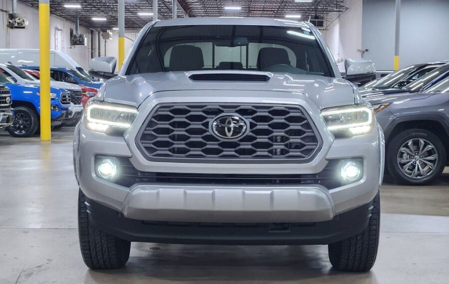 2023 Toyota Tacoma SR5 photo 2