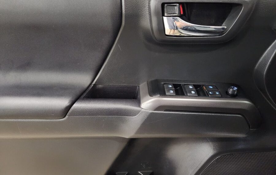 2023 Toyota Tacoma SR5 photo 31