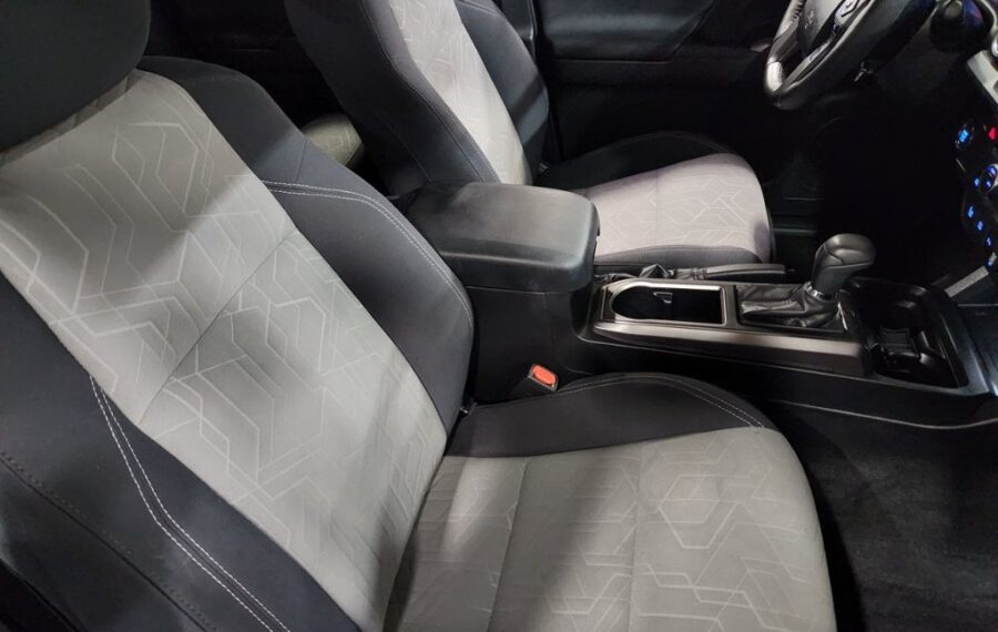 2023 Toyota Tacoma SR5 photo 38