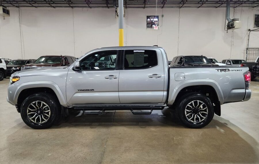 2023 Toyota Tacoma SR5 photo 3