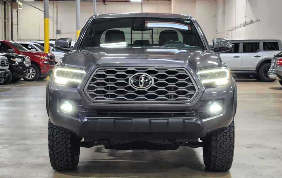 2023 Toyota Tacoma SR5 photo 2
