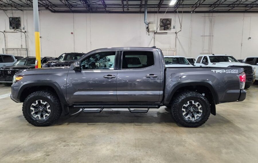 2023 Toyota Tacoma SR5 photo 3