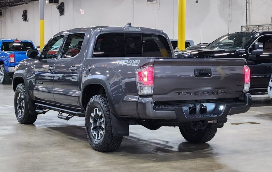 2023 Toyota Tacoma SR5 photo 4