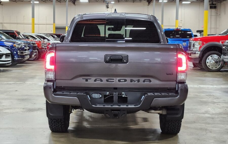 2023 Toyota Tacoma SR5 photo 5