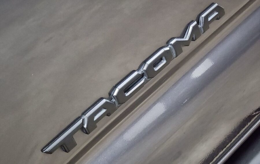 2023 Toyota Tacoma SR5 photo 17