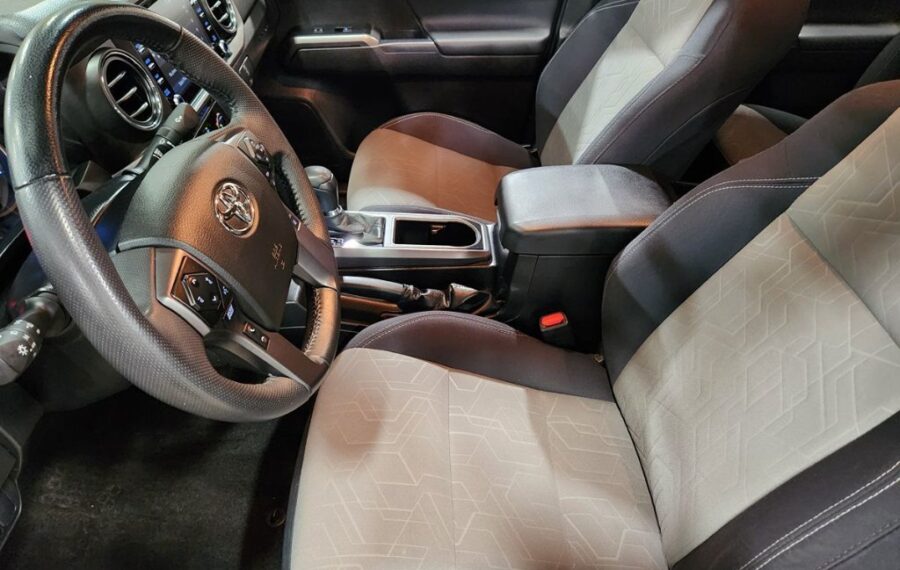 2023 Toyota Tacoma SR5 photo 20