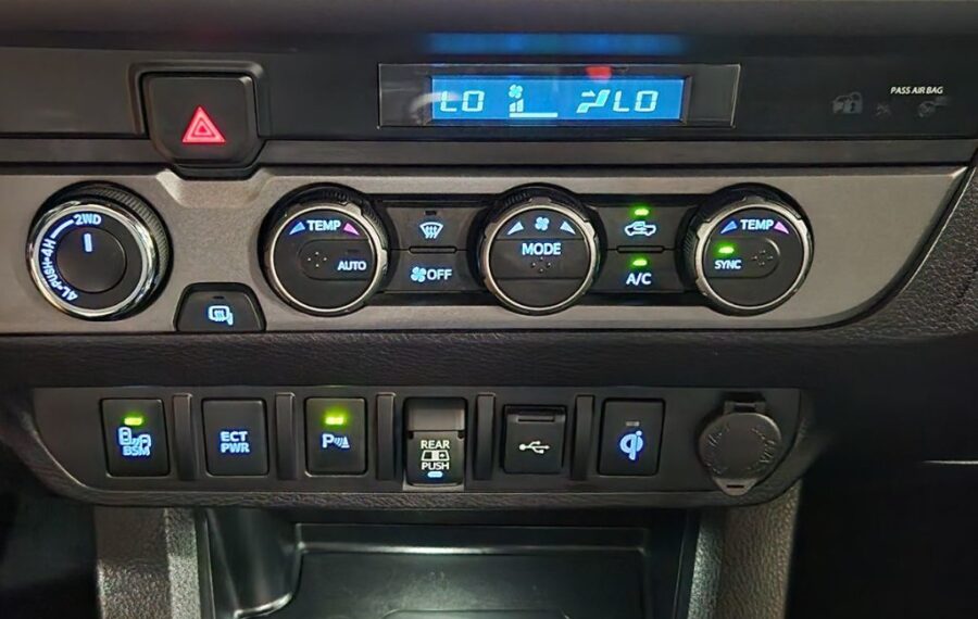 2023 Toyota Tacoma SR5 photo 24