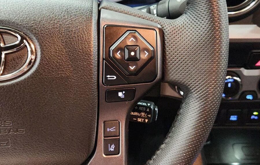 2023 Toyota Tacoma SR5 photo 30