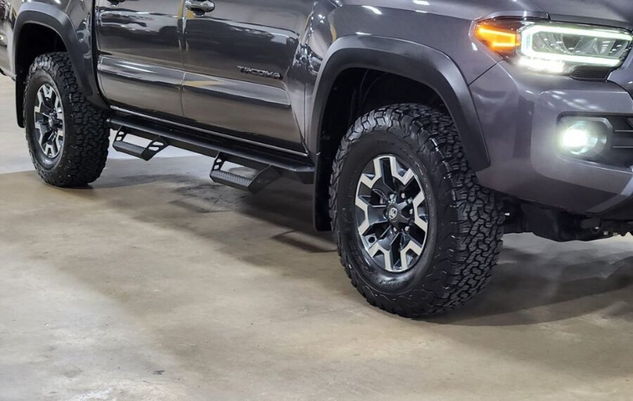 2023 Toyota Tacoma SR5 photo 8