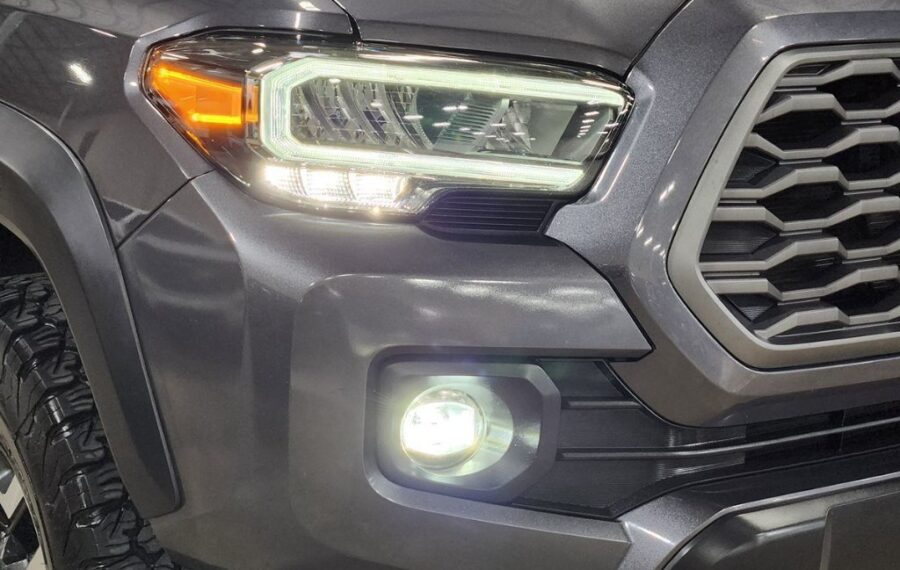 2023 Toyota Tacoma SR5 photo 9