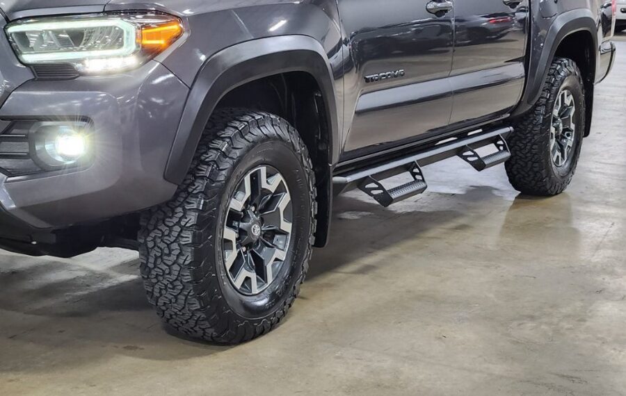 2023 Toyota Tacoma SR5 photo 12