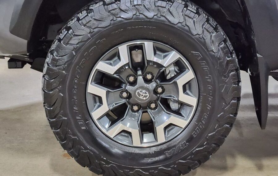 2023 Toyota Tacoma SR5 photo 13