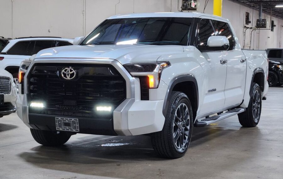 2023 Toyota Tundra Limited photo 1