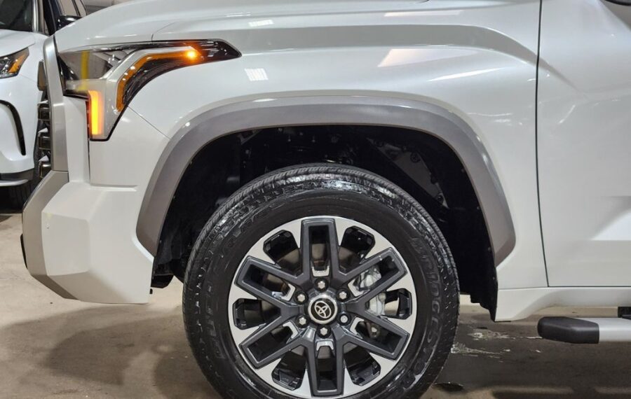 2023 Toyota Tundra Limited photo 19