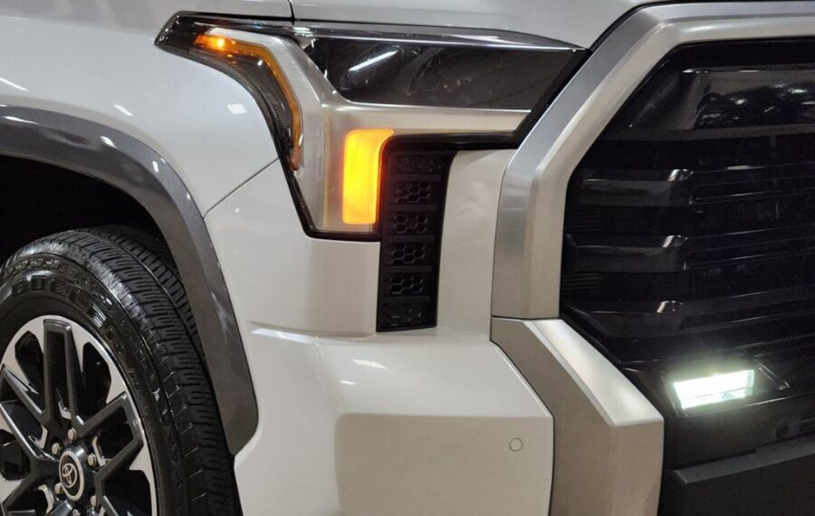 2023 Toyota Tundra Limited photo 9