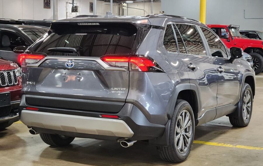 2024 Toyota Rav4 Limited photo 4